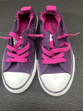 Converse Kids Low Top Sneakers - Purple with Pink Laces size 13